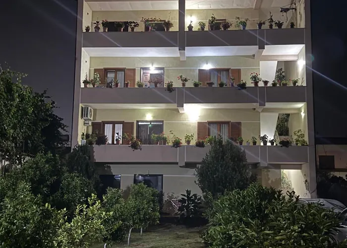 Vendégház Spacious Triple With Balcony