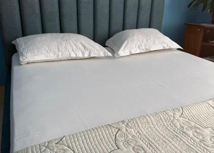 Spacious Triple With Balcony Kamëz