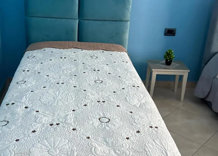 Vendégház Spacious Triple With Balcony Kamëz