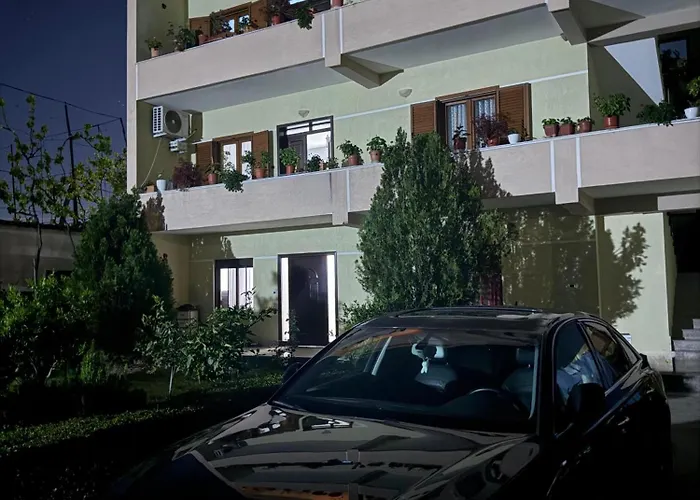 Spacious Triple With Balcony * Kamëz