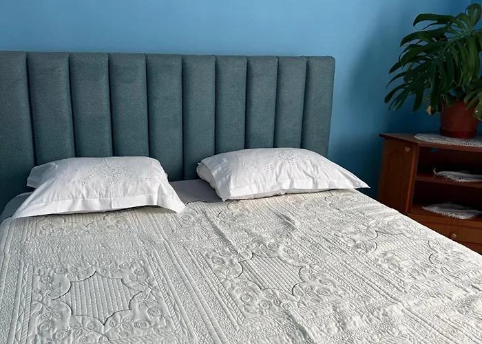 Spacious Triple With Balcony Vendégház